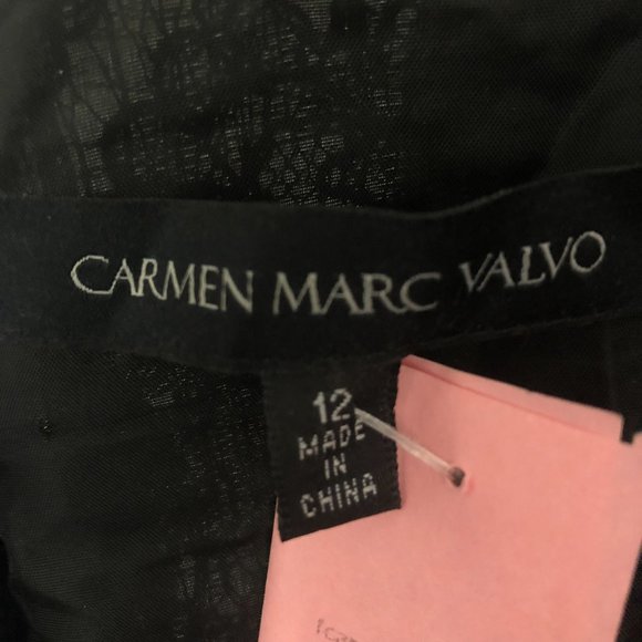 Carmen Marc Valvo Golden Leaf Gown w/Red Piping - Picture 6 of 9